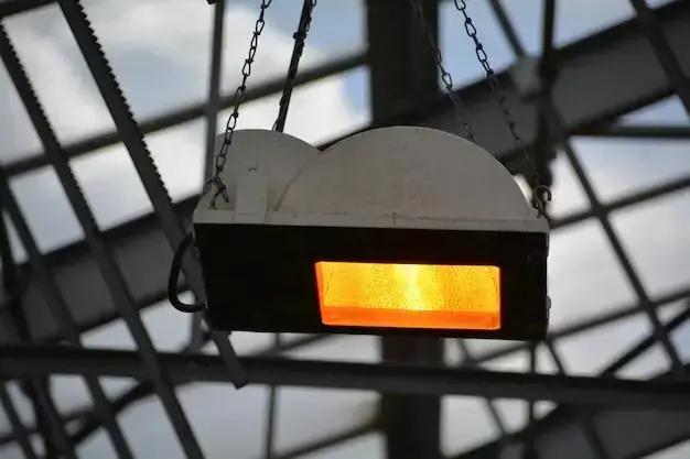 Manutenção e cuidados com luminárias à prova explosão