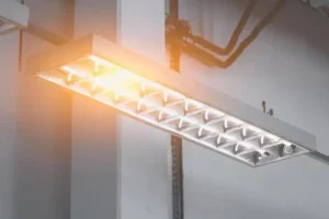 Luminária fluorescente à prova de explosão: segurança essencial para ambientes industriais